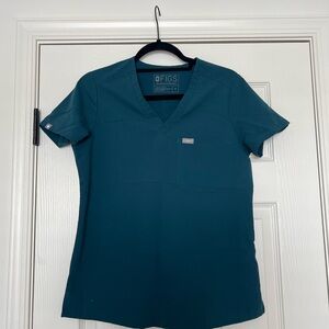 Figs- Women’s Catarina scrub top